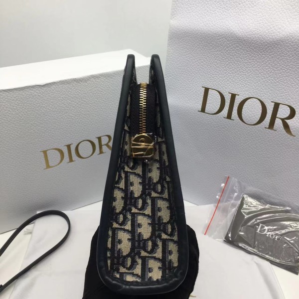 0425c6b1bfec8bc06fdc4266b50615ce_1761115292_9988.jpg