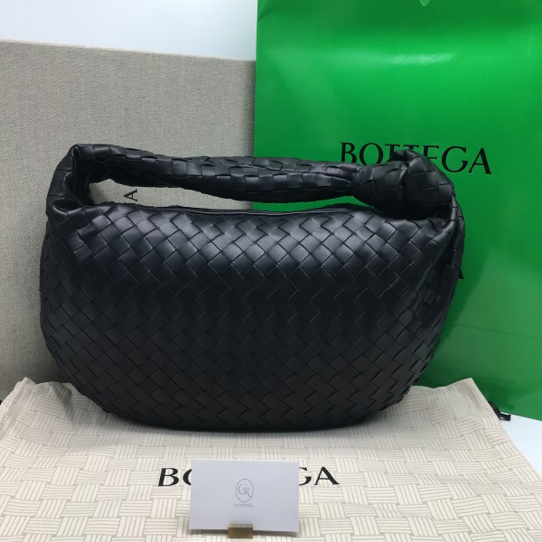 b13d83b564d3b6ab815158315799b062_1763708147_1976.jpg