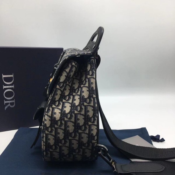 e2a569bcdb04d61fbb73bdd333488281_1762752992_5749.jpg