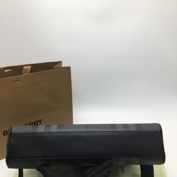 cd3ded278be5aed975b883f7a0e330a8_1766992597_8517.jpg