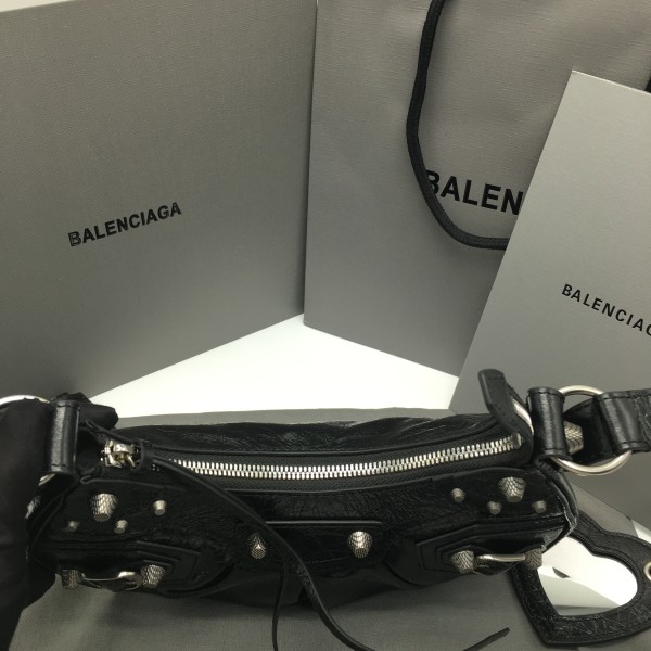 cd3ded278be5aed975b883f7a0e330a8_1766993297_3295.jpg