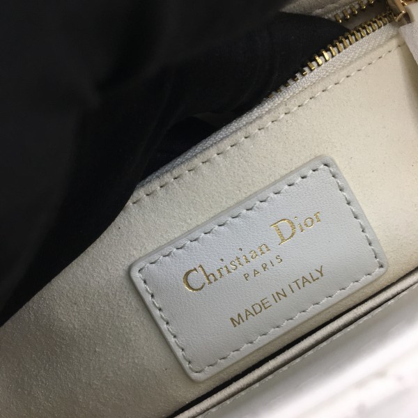 8b2daf81630f8b0148272e06c923983a_1767857649_0686.jpg