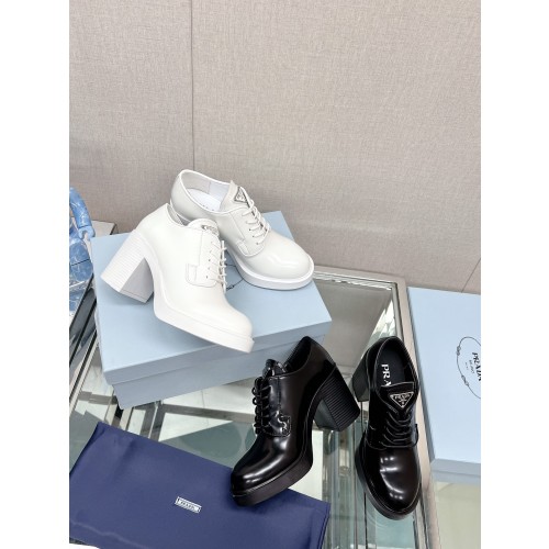 프라다 로퍼