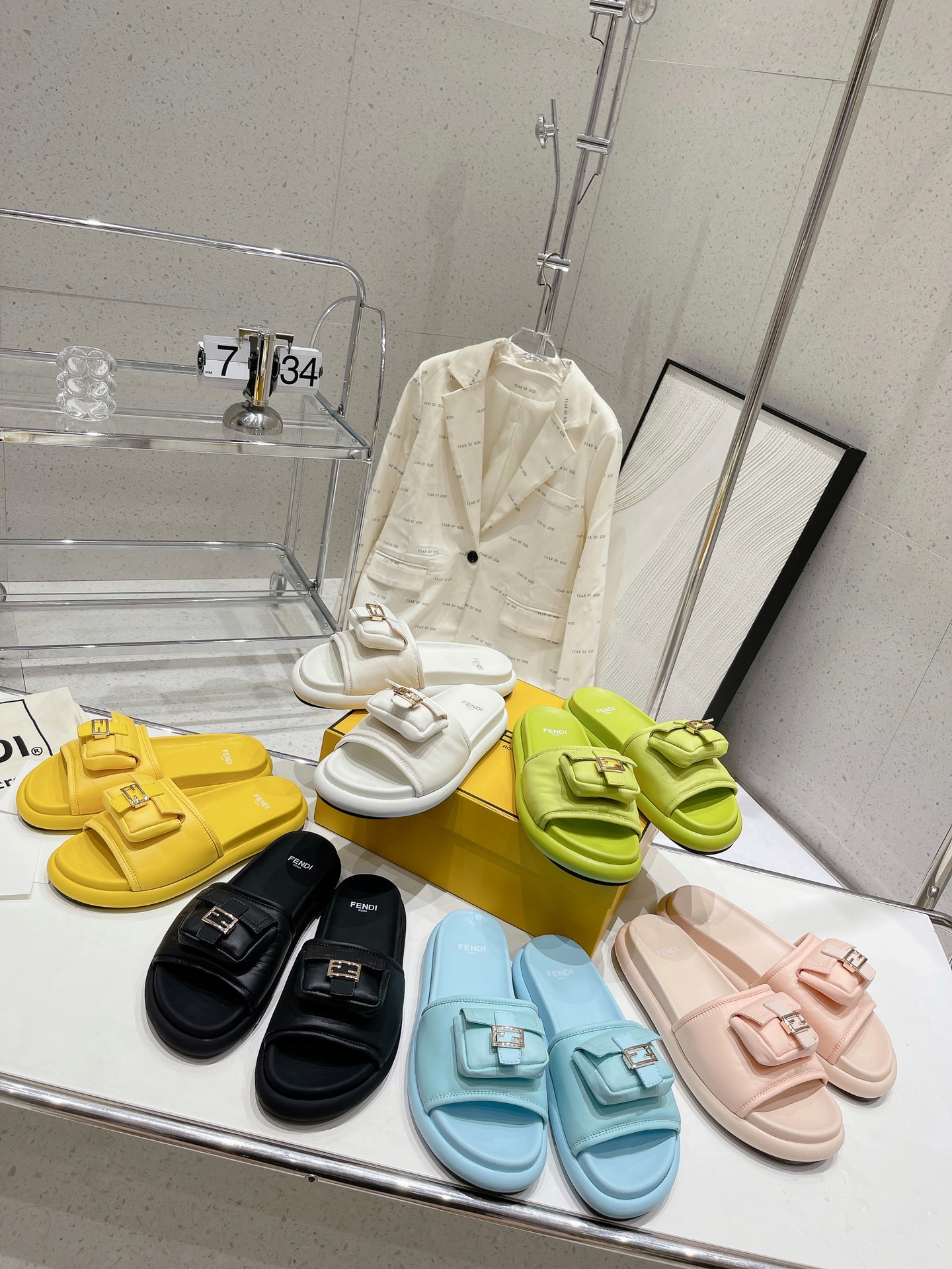 펜디 슬리퍼