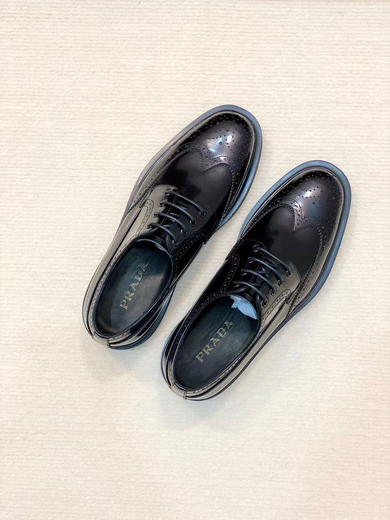 프라다 로퍼