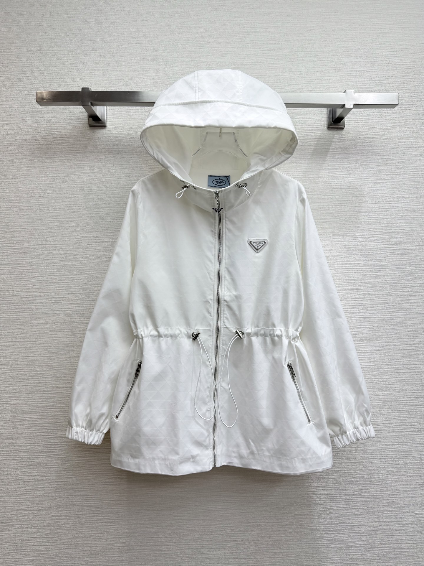 프라다 25ss 바람막이