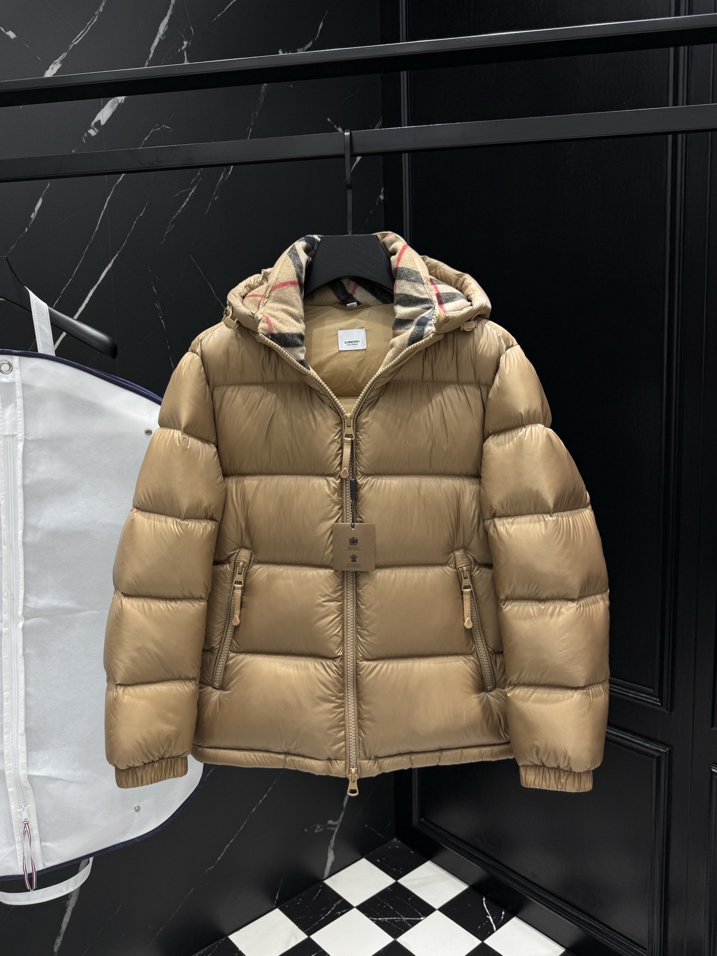 버버리 25fw 패딩