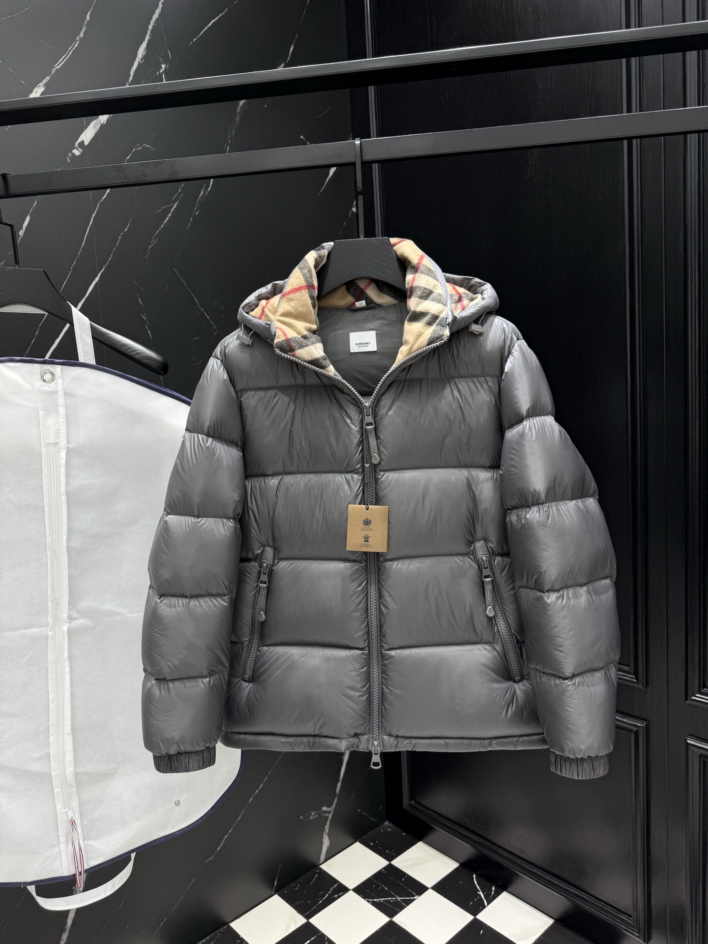 버버리 25fw 패딩