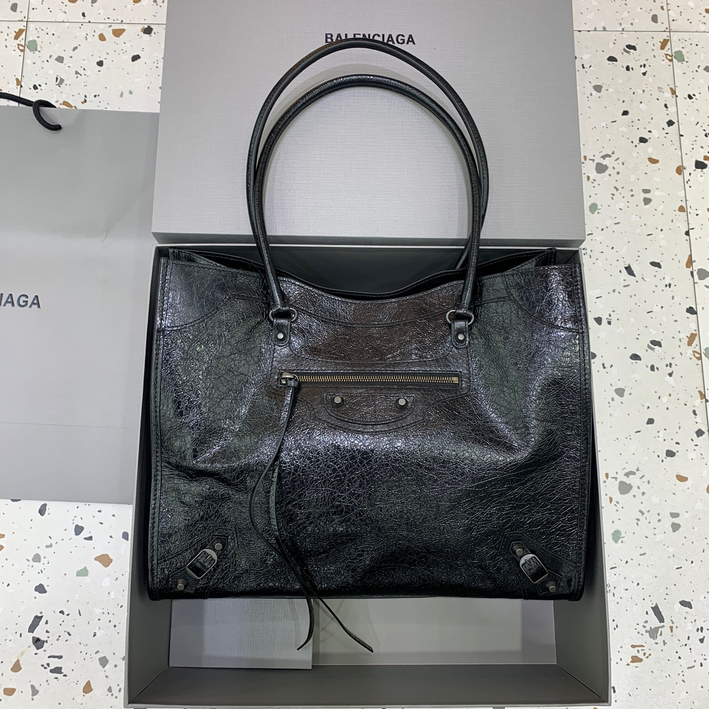 발렌시아가 르 시티 미디엄 백