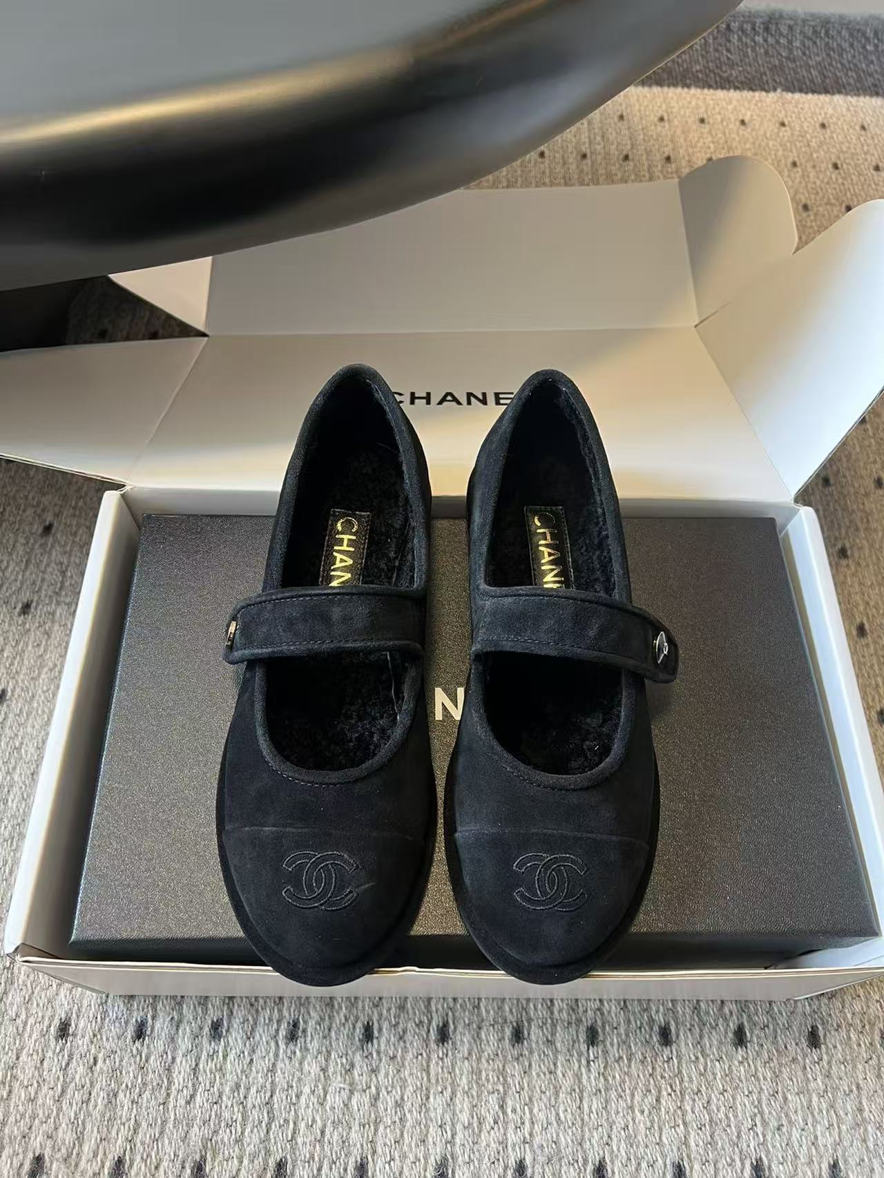 샤넬 25FW CC로고 메리제인 시어링 플랫슈즈