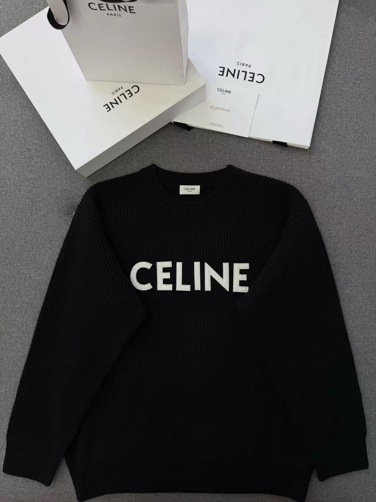 셀린느 자수 니트