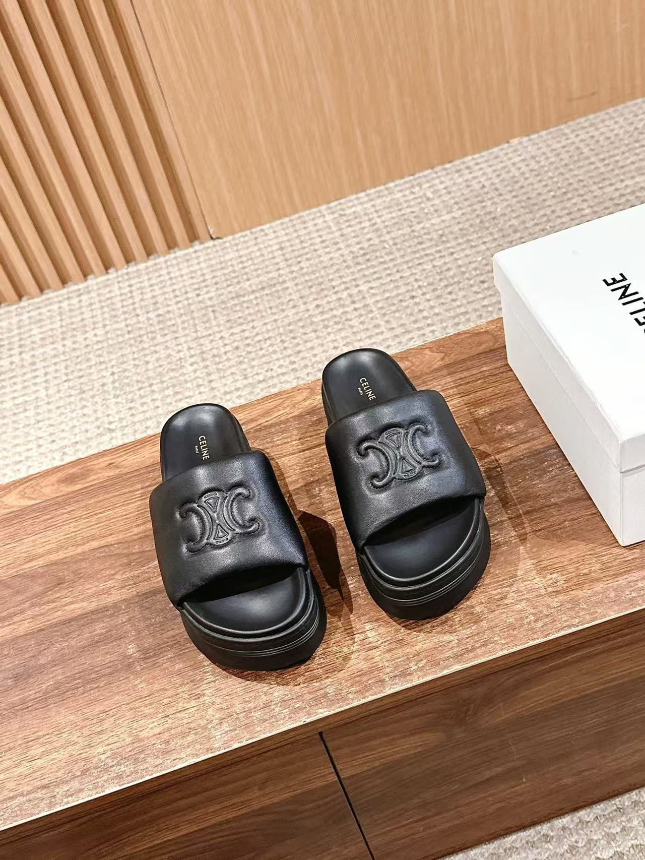 셀린느 슬리퍼