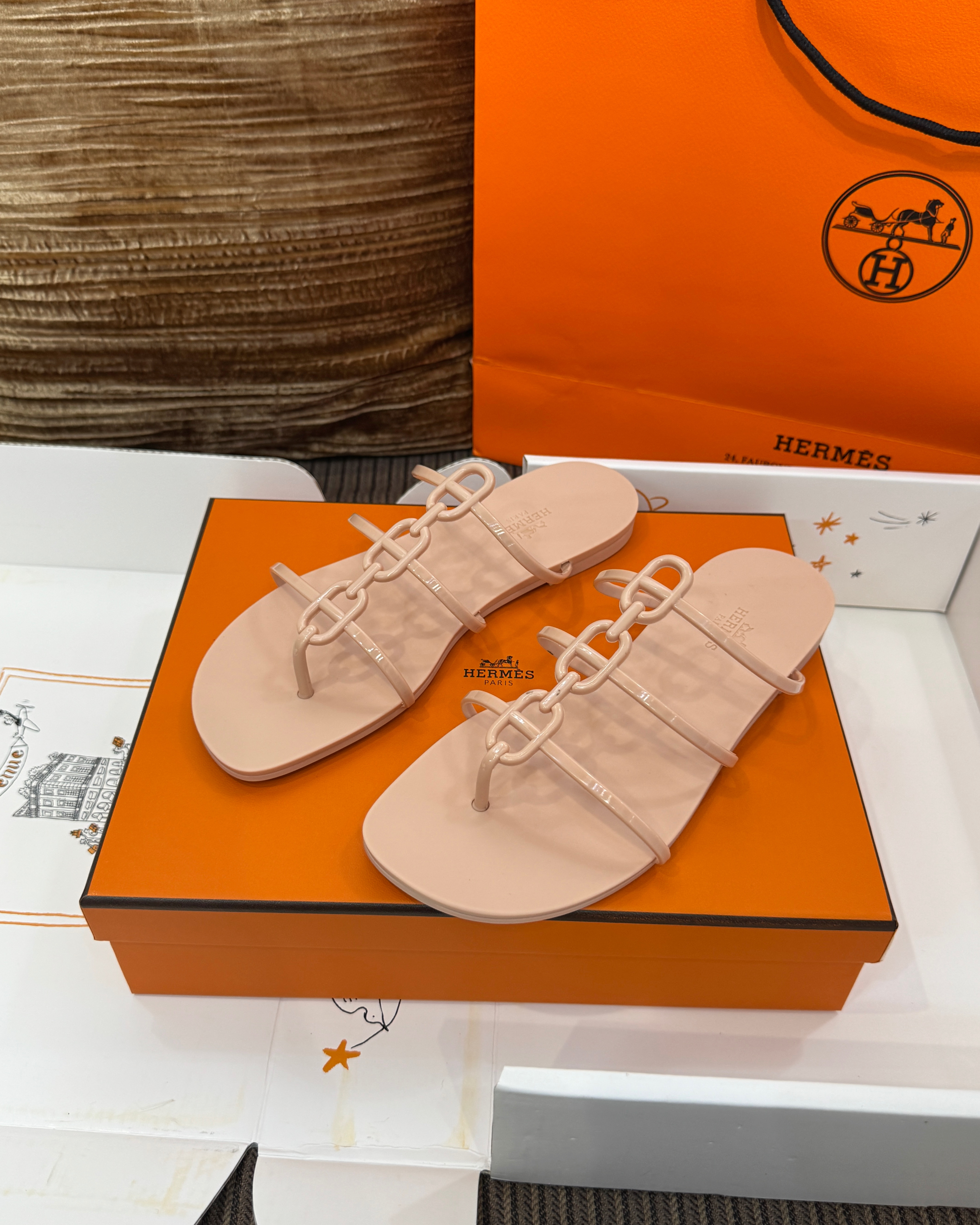 에르메스 Mykonos 샌들